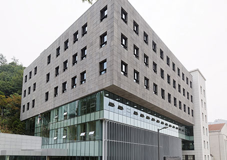 the School of Business building