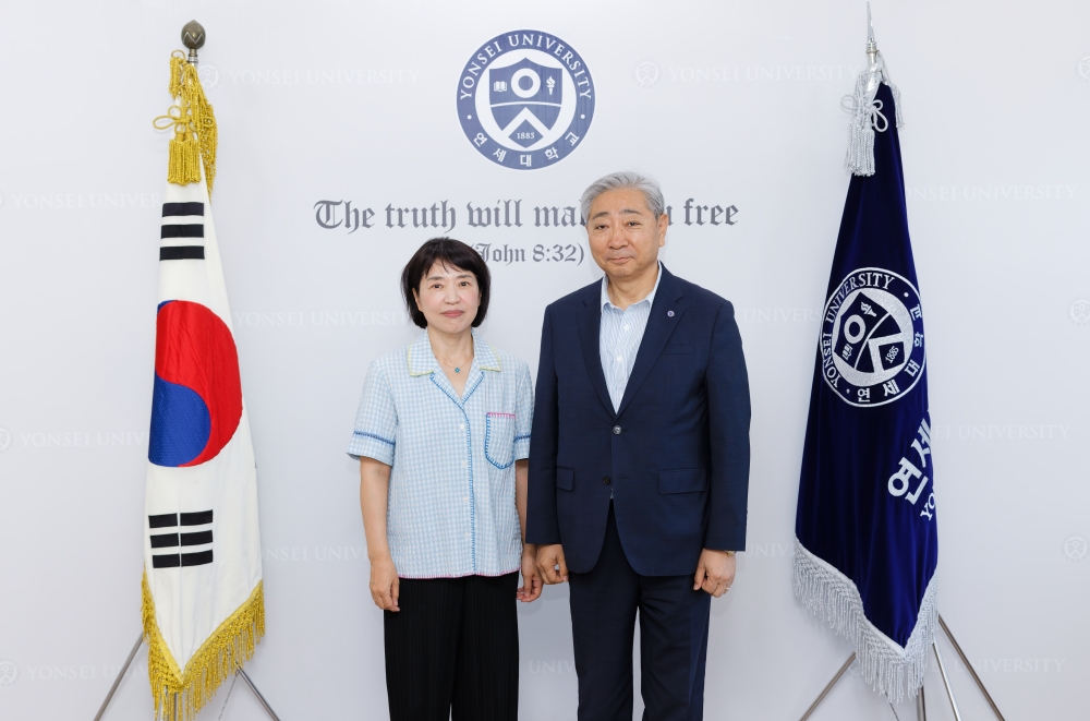 김영현 작가 접견(_EO_20636월 5일 김영현 작가 접견.jpg) 관련사진2