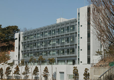 첨단과학기술연구관 건물사진