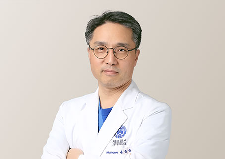 용동은 교수 관련사진