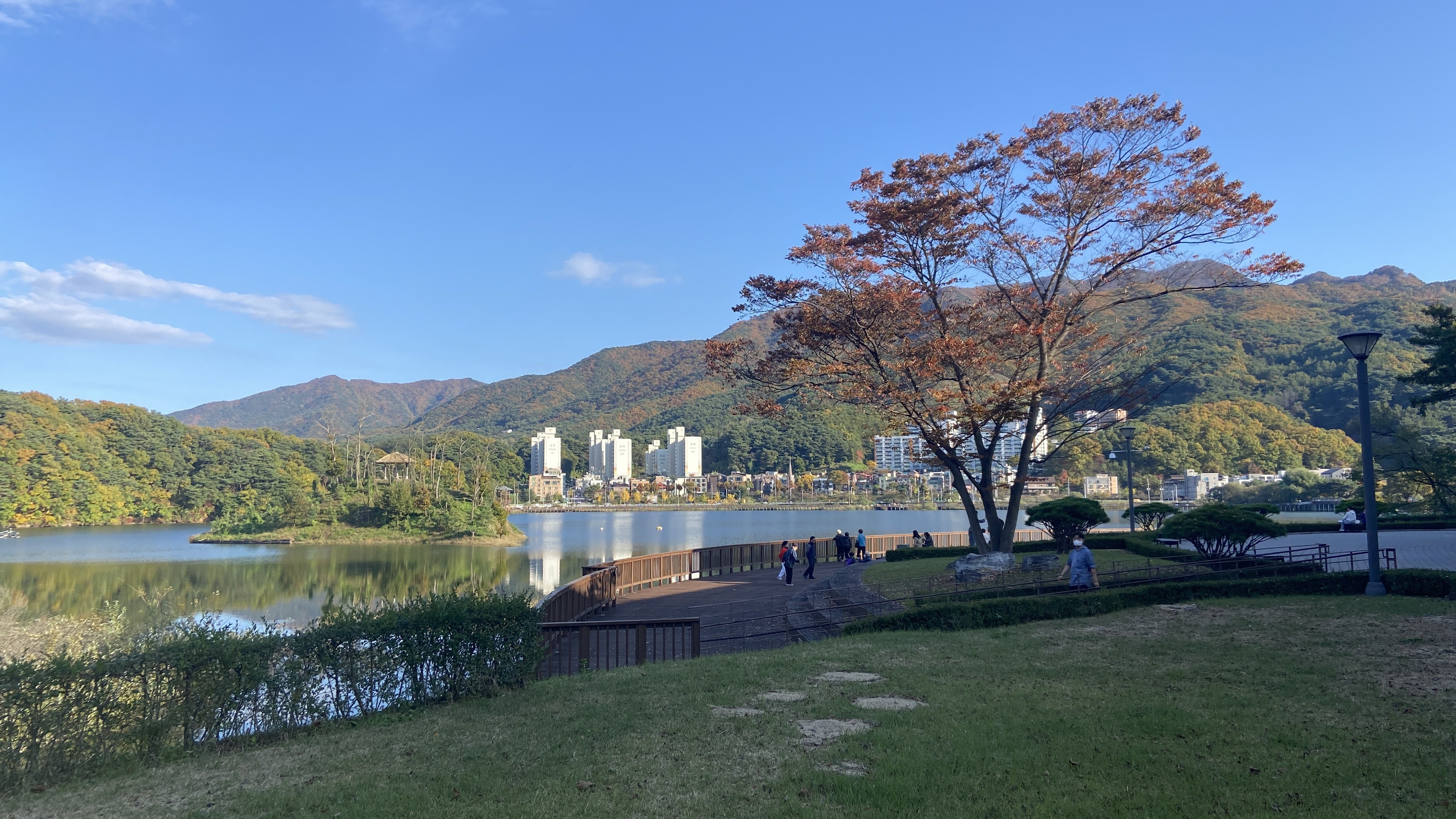 노천극장 호수데크